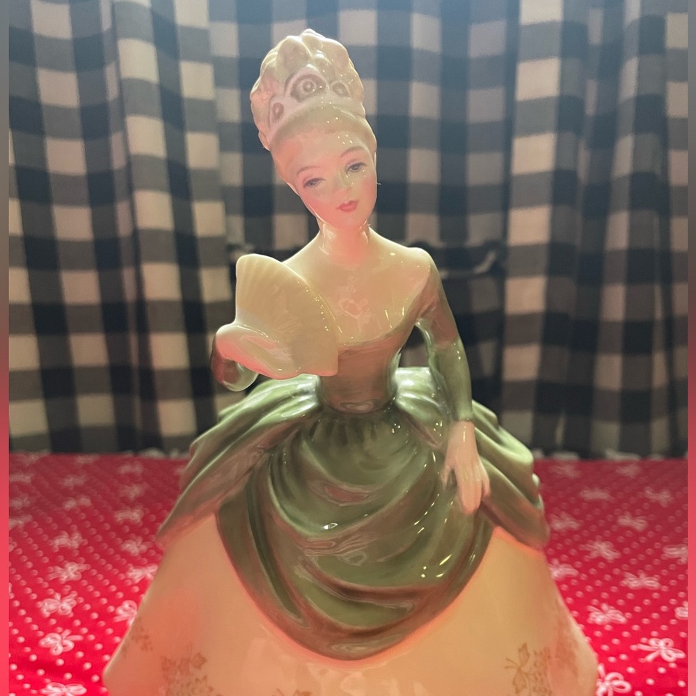 1966 Royal Doulton ceramic figurine